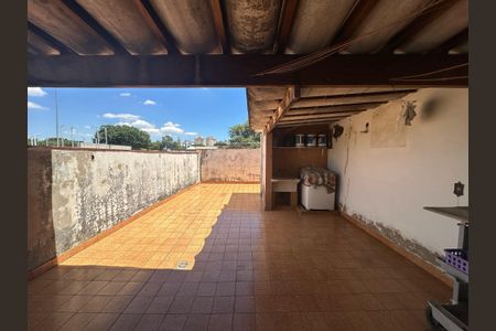 Casa à venda com 170m², 2 quartos e 2 vagasÁrea Externa