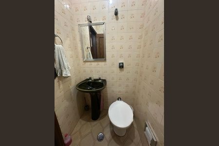 Casa à venda com 170m², 2 quartos e 2 vagasBanheiro