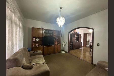 Casa à venda com 170m², 2 quartos e 2 vagasSala