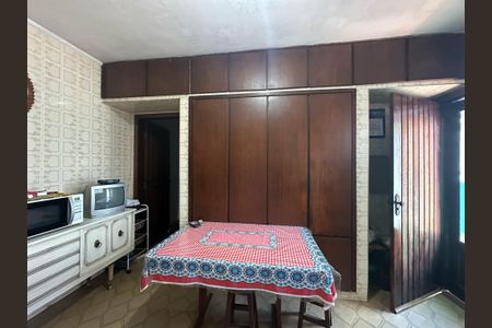 Casa à venda com 170m², 2 quartos e 2 vagasCozinha
