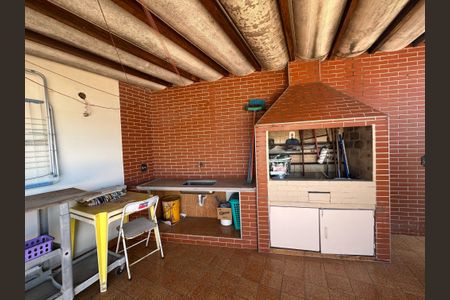 Casa à venda com 170m², 2 quartos e 2 vagasÁrea Externa