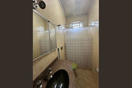 Casa à venda com 170m², 2 quartos e 2 vagasBanheiro da Suíte 2