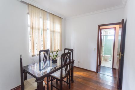 Apartamento à venda com 90m², 3 quartos e 2 vagasCopa