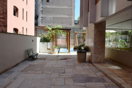 Apartamento à venda com 157m², 2 quartos e 2 vagasÁrea comum - Lateral