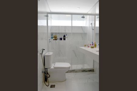 Apartamento à venda com 157m², 2 quartos e 2 vagasBanheiro da Suíte 1