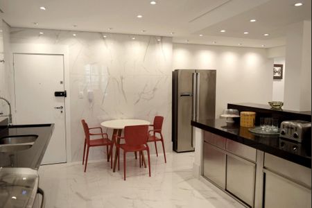 Apartamento à venda com 157m², 2 quartos e 2 vagasCozinha