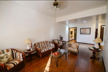 Apartamento para alugar com 125m², 3 quartos e 1 vagaSala