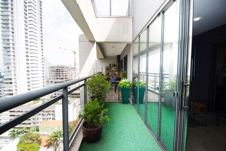 Apartamento à venda com 107m², 2 quartos e 1 vagaVaranda suite 1