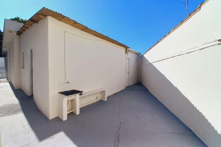 Casa para alugar com 170m², 3 quartos e 2 vagas Casa para alugar com 170m², 3 quartos e 2 vagasCorredor Fundos