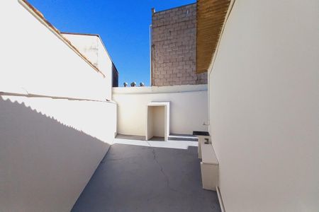 Casa para alugar com 170m², 3 quartos e 2 vagas Casa para alugar com 170m², 3 quartos e 2 vagasCorredor Fundos
