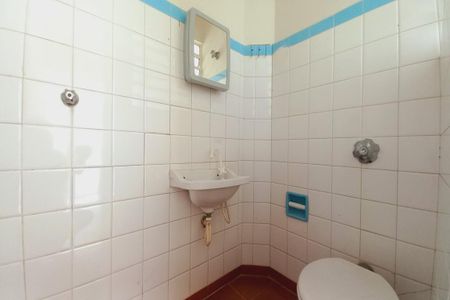 Casa para alugar com 170m², 3 quartos e 2 vagas Casa para alugar com 170m², 3 quartos e 2 vagasBanheiro de Serviço