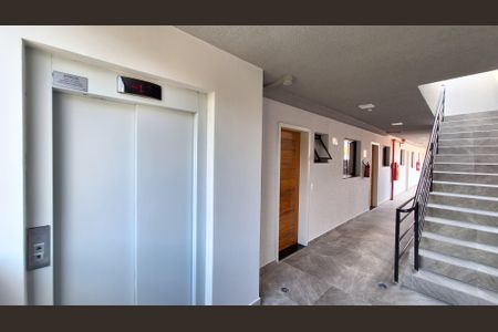 Apartamento para alugar com 48m², 2 quartos e 1 vagaEscada da Área Externa