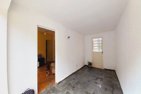 Casa à venda com 172m², 6 quartos e 4 vagas Casa à venda com 172m², 6 quartos e 4 vagasGaragem