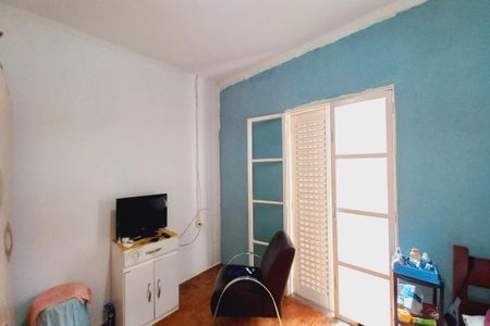 Casa à venda com 172m², 6 quartos e 4 vagas Casa à venda com 172m², 6 quartos e 4 vagasQuarto 3