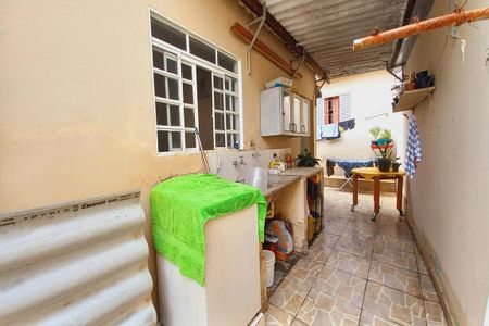 Casa à venda com 172m², 6 quartos e 4 vagas Casa à venda com 172m², 6 quartos e 4 vagasÁrea de Serviço