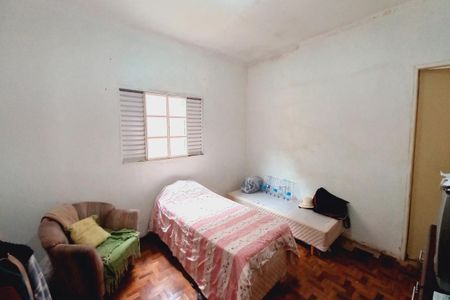 Casa à venda com 172m², 6 quartos e 4 vagas Casa à venda com 172m², 6 quartos e 4 vagasQuarto 4 - Suíte