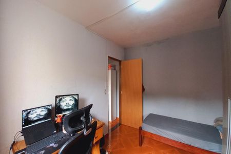 Casa à venda com 172m², 6 quartos e 4 vagas Casa à venda com 172m², 6 quartos e 4 vagasEdícula - Quarto 2