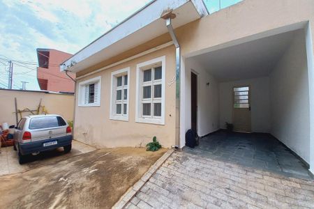 Casa à venda com 172m², 6 quartos e 4 vagas Casa à venda com 172m², 6 quartos e 4 vagasFachada do Prédio