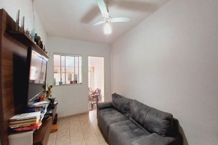 Casa à venda com 172m², 6 quartos e 4 vagas Casa à venda com 172m², 6 quartos e 4 vagasEdícula - Sala