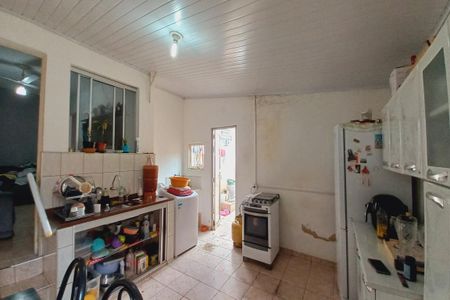 Casa à venda com 172m², 6 quartos e 4 vagas Casa à venda com 172m², 6 quartos e 4 vagasEdícula - Cozinha e Área de Serviço