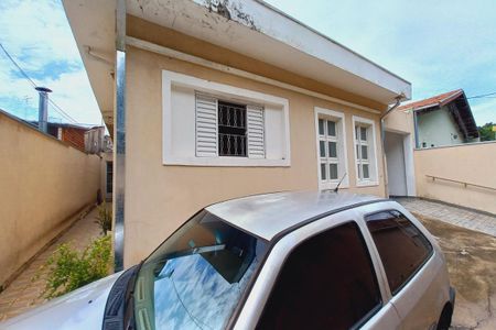 Casa à venda com 172m², 6 quartos e 4 vagas Casa à venda com 172m², 6 quartos e 4 vagasFachada do Prédio