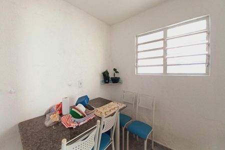 Casa à venda com 172m², 6 quartos e 4 vagas Casa à venda com 172m², 6 quartos e 4 vagasCopa