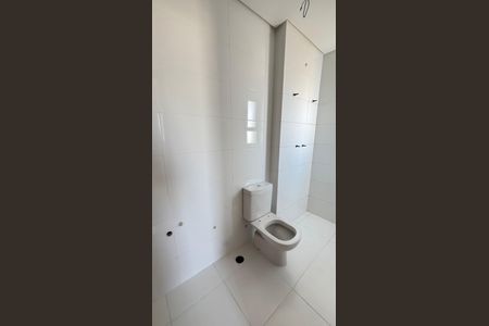 Apartamento à venda com 64m², 2 quartos e 2 vagasBanheiro da Suíte