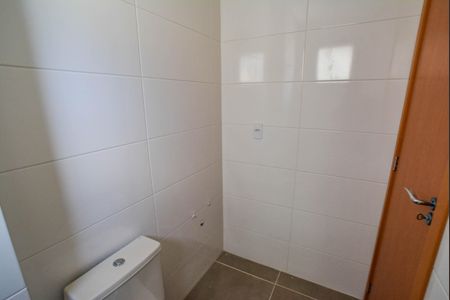 Apartamento à venda com 63m², 2 quartos e 2 vagas Apartamento à venda com 63m², 2 quartos e 2 vagasBanheiro da Suíte