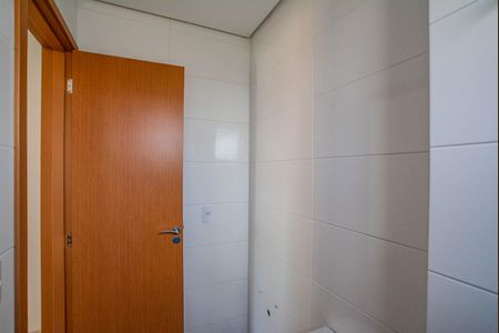 Apartamento à venda com 65m², 2 quartos e 2 vagasBanheiro da Suíte