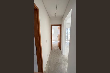 Apartamento à venda com 64m², 2 quartos e 2 vagasCorredor