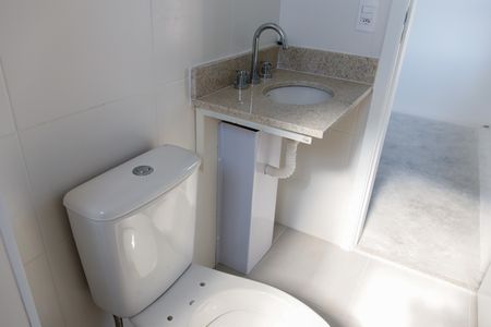 Apartamento à venda com 64m², 2 quartos e 2 vagasBanheiro da Suíte 2