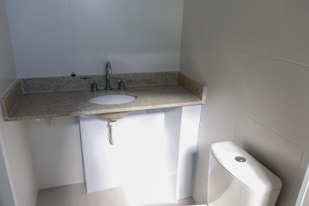 Apartamento à venda com 64m², 2 quartos e 2 vagasBanheiro da Suíte 1