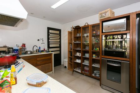 Casa para alugar com 440m², 7 quartos e 7 vagas Casa para alugar com 440m², 7 quartos e 7 vagasCozinha