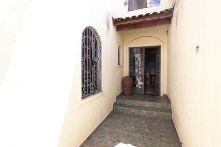 Casa para alugar com 440m², 7 quartos e 7 vagas Casa para alugar com 440m², 7 quartos e 7 vagasCorredor de Entrada