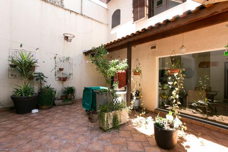 Casa para alugar com 440m², 7 quartos e 7 vagas Casa para alugar com 440m², 7 quartos e 7 vagasQuintal