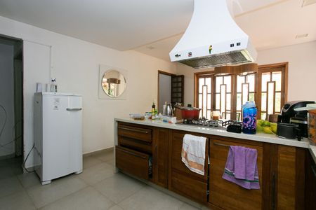 Casa para alugar com 440m², 7 quartos e 7 vagas Casa para alugar com 440m², 7 quartos e 7 vagasCozinha