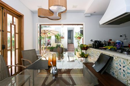 Casa para alugar com 440m², 7 quartos e 7 vagas Casa para alugar com 440m², 7 quartos e 7 vagasCozinha