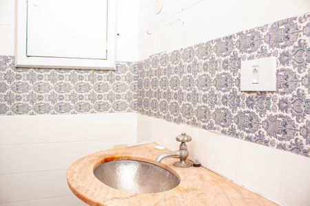 Casa à venda com 460m², 3 quartos e 4 vagas Casa à venda com 460m², 3 quartos e 4 vagasBanheiro Social 2