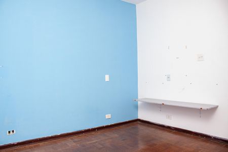 Casa à venda com 460m², 3 quartos e 4 vagas Casa à venda com 460m², 3 quartos e 4 vagasQuarto 2