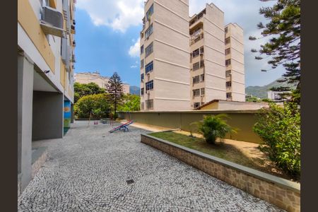 Apartamento à venda com 76m², 2 quartos e 1 vagaÁrea comum - Playground