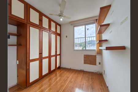 Apartamento à venda com 76m², 2 quartos e 1 vagaQuarto