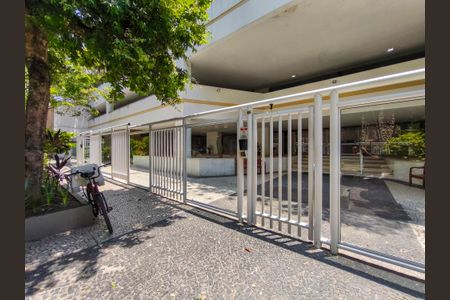 Apartamento à venda com 76m², 2 quartos e 1 vagaFachada e portaria
