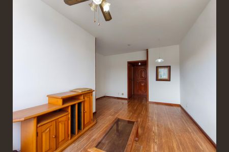 Apartamento à venda com 76m², 2 quartos e 1 vagaSala