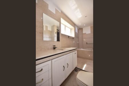 Apartamento para alugar com 366m², 3 quartos e 4 vagas Apartamento para alugar com 366m², 3 quartos e 4 vagasBanheiro Suíte 2