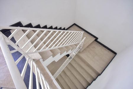 Apartamento para alugar com 366m², 3 quartos e 4 vagas Apartamento para alugar com 366m², 3 quartos e 4 vagasEscada