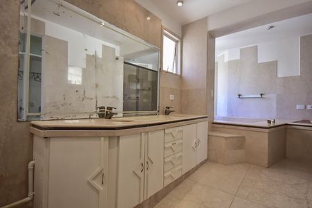 Apartamento para alugar com 366m², 3 quartos e 4 vagas Apartamento para alugar com 366m², 3 quartos e 4 vagasBanheiro da Suíte 3