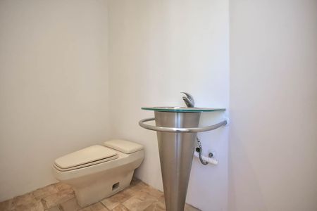 Apartamento para alugar com 366m², 3 quartos e 4 vagas Apartamento para alugar com 366m², 3 quartos e 4 vagasLavabo da Cobertura