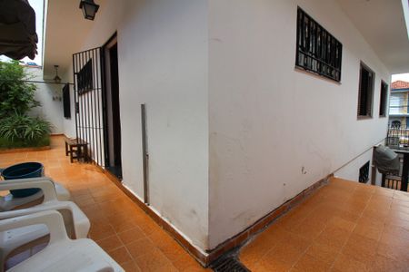 Casa à venda com 178m², 3 quartos e 4 vagas Casa à venda com 178m², 3 quartos e 4 vagasQuintal dos Fundos