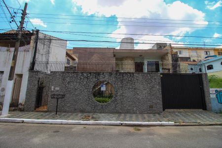 Casa à venda com 178m², 3 quartos e 4 vagas Casa à venda com 178m², 3 quartos e 4 vagasFachada