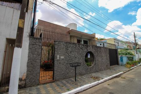 Casa à venda com 178m², 3 quartos e 4 vagas Casa à venda com 178m², 3 quartos e 4 vagasFachada e Plaquinha